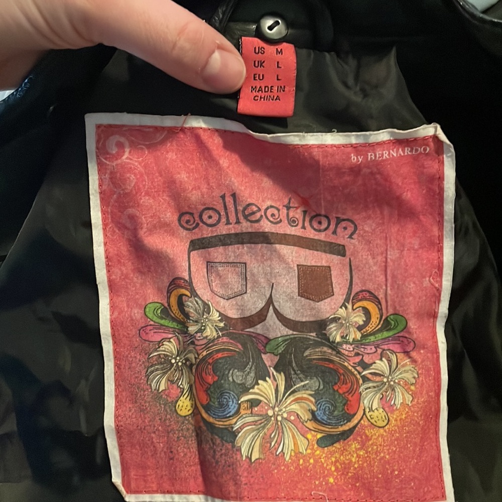 Faux leather jacket. Size medium - Picture 3 of 7